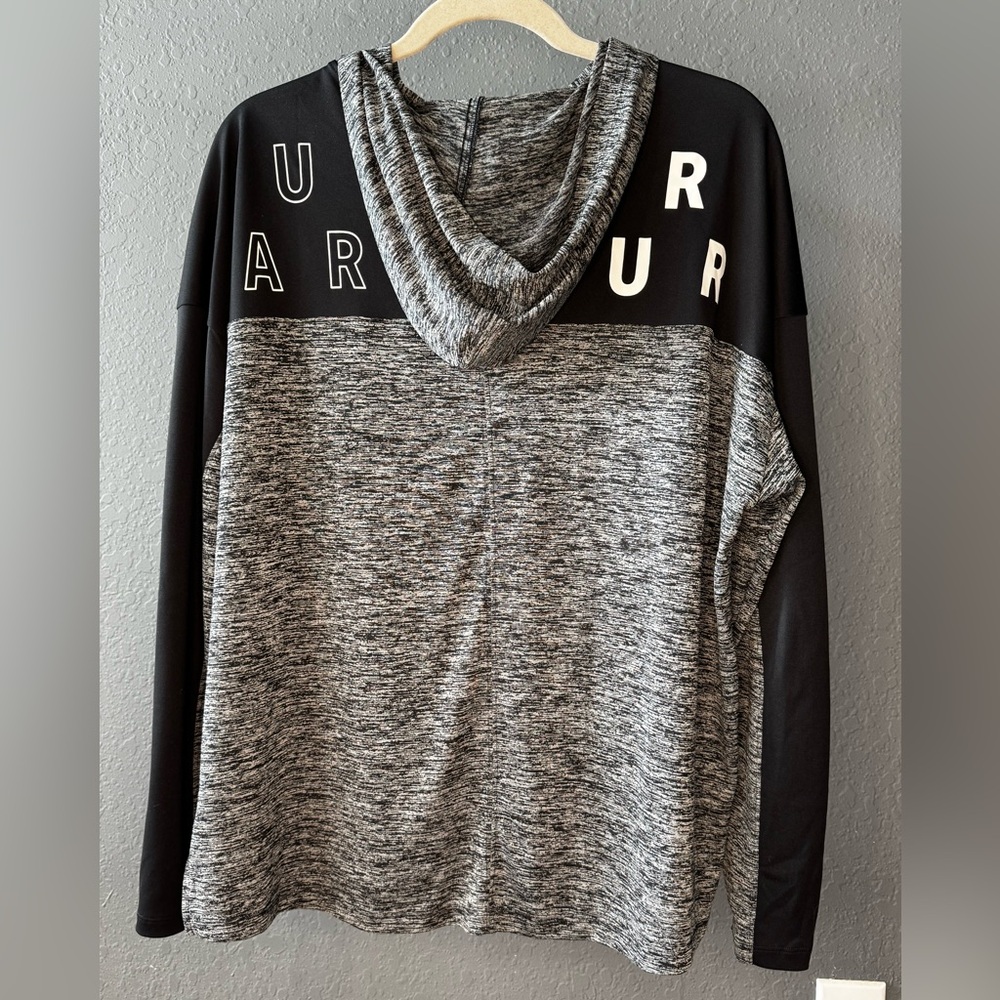 Under Armour Women’s Long Sleeve Hooded Performance Shirt - Picture 2 of 5
